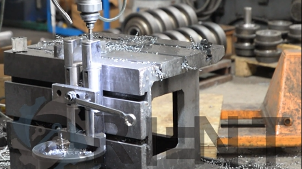 shaft production of track roller and carrier roller