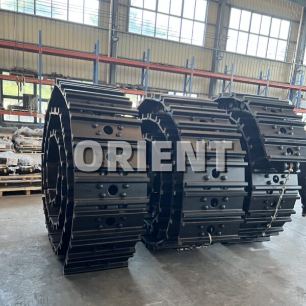 Track Assy for Crawler Crane AKERMAN H 16B - Image 3